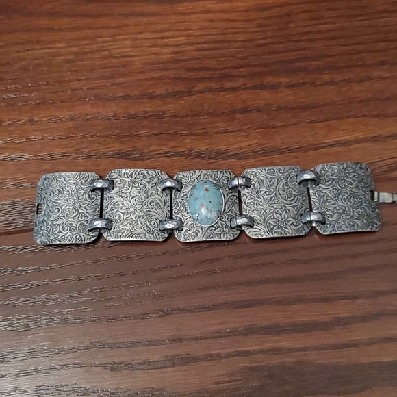 Vintage Floral cuff bracelet - Picture 3 of 4